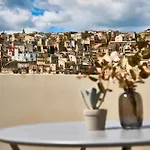 La Terrazza Sul Barocco 3* راغوزا